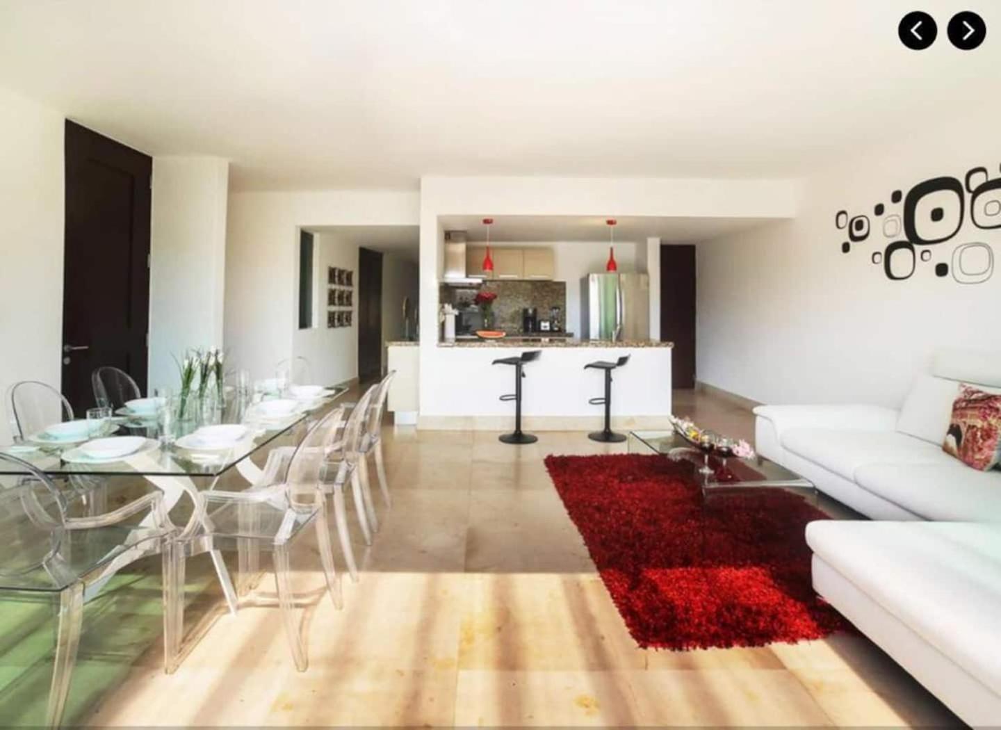 Luxurious & Central Condo In Playa Steps From The Beach Playa del Carmen Room photo