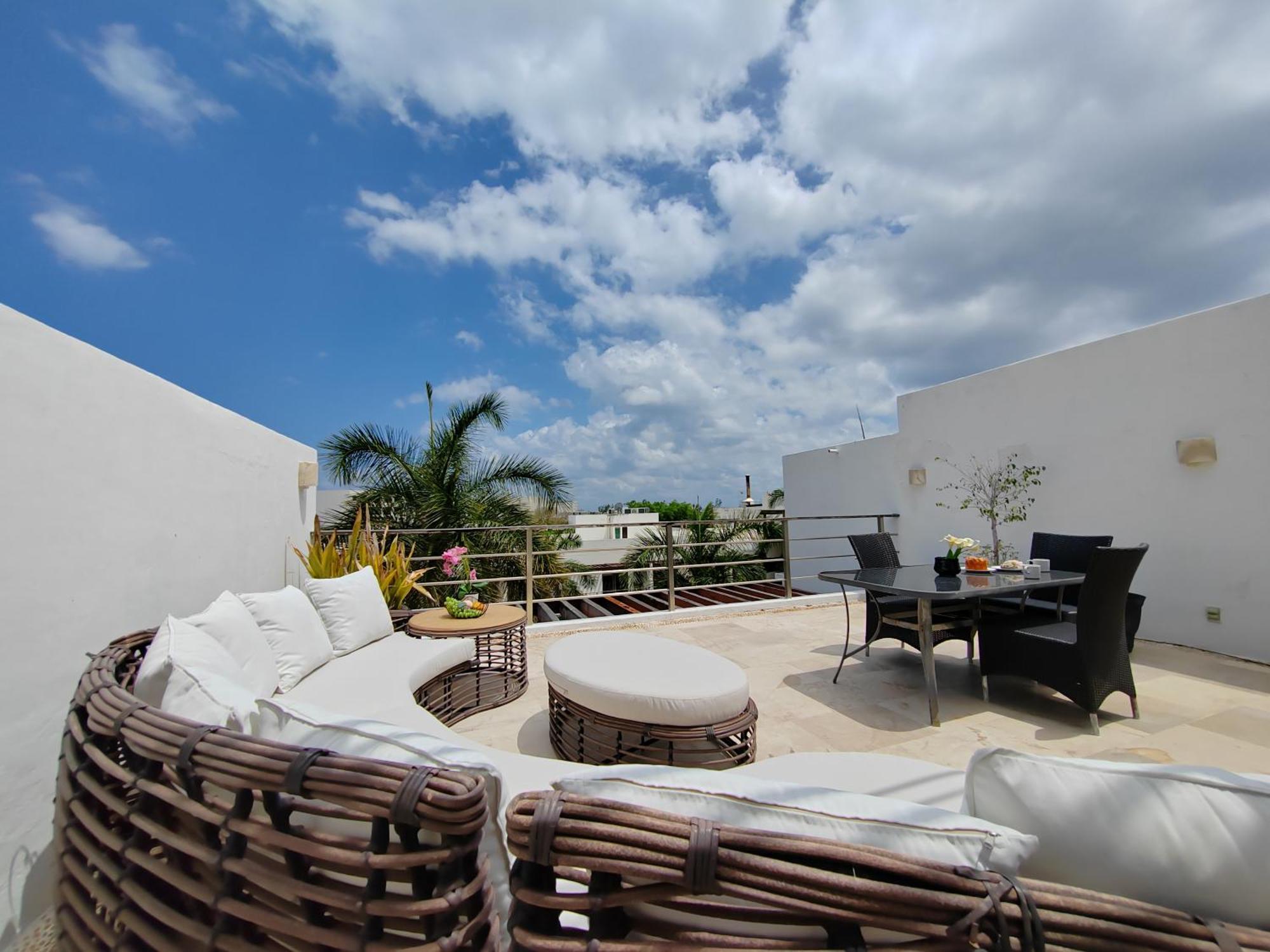 Luxurious & Central Condo In Playa Steps From The Beach Playa del Carmen Exterior photo