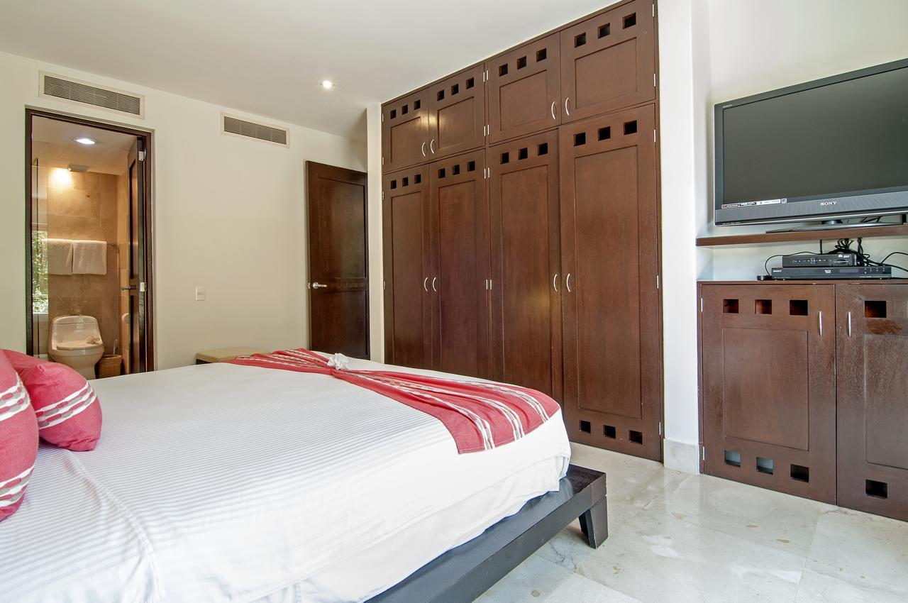 Luxurious & Central Condo In Playa Steps From The Beach Playa del Carmen Exterior photo